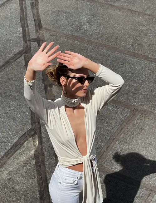 fashion-woman-white-top-sunglasses-posing fashion-woman-white-top-sunglasses-posing